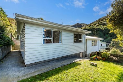 Photo of property in 135 Awarua Street, Ngaio, Wellington, 6035