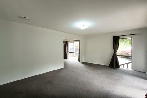 Photo of property in 14 Palmetto Place, Goodwood Heights, Auckland, 2105
