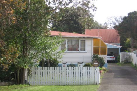 Photo of property in 8 Barberry Lane, Te Atatu Peninsula, Auckland, 0610
