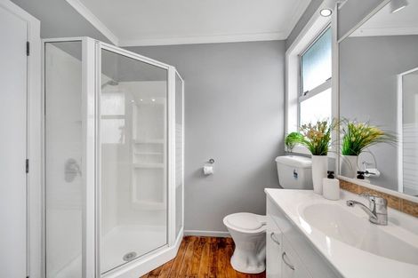 Photo of property in 5 Anson Place, Westown, New Plymouth, 4310