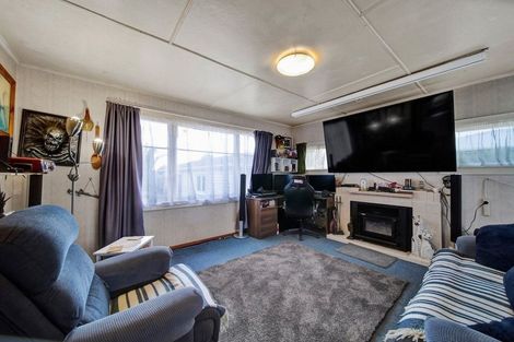 Photo of property in 51 Turuturu Road, Hawera, 4610