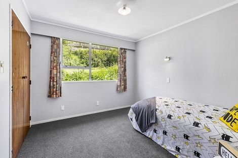 Photo of property in 17 Malaghan Grove, Johnsonville, Wellington, 6037