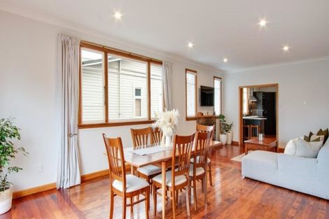 Photo of property in 215 Park Road North, Parkvale, Hastings, 4122