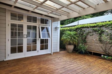 Photo of property in 24a Bracken Street, New Plymouth, 4310