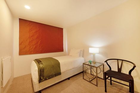 Photo of property in 2/328 Oriental Parade, Oriental Bay, Wellington, 6011