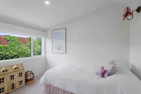 Photo of property in 17 Searells Road, Strowan, Christchurch, 8052