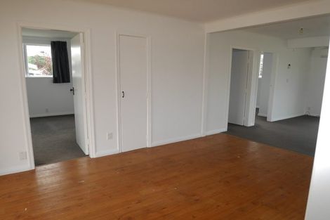 Photo of property in 17 Hemara Street, Waikanae Beach, Waikanae, 5036