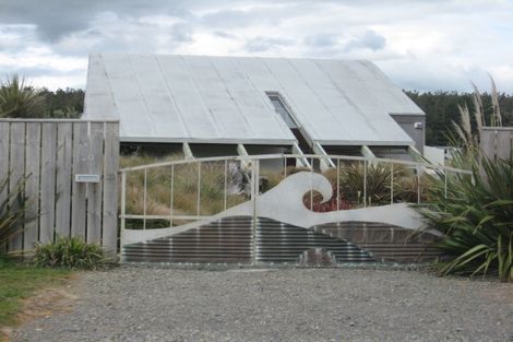 Photo of property in 30 Kent Avenue, Waitarere Beach, Levin, 5510