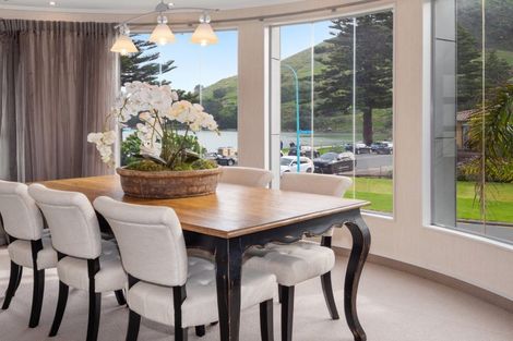 Photo of property in 10 The Mall, Mount Maunganui, 3116
