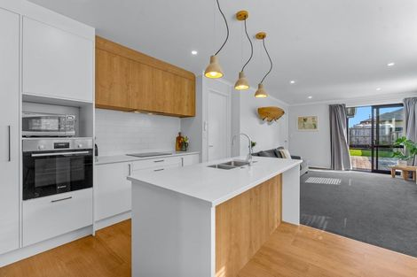 Photo of property in 24 Ahunga Road, Karaka, Papakura, 2113