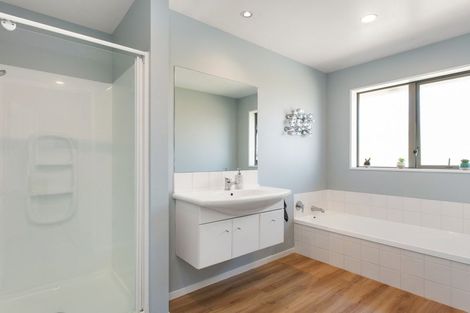 Photo of property in 53 Grimseys Road, Redwood, Christchurch, 8051