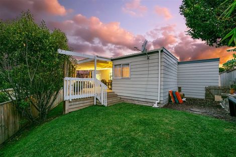 Photo of property in 1/20 Kirby Street, Glendene, Auckland, 0602