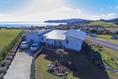 Photo of property in 14 Lori Lane, Coopers Beach, 0420