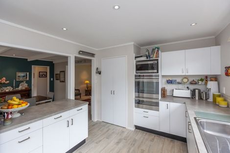 Photo of property in 82 Rimu Street, Waikanae, 5036