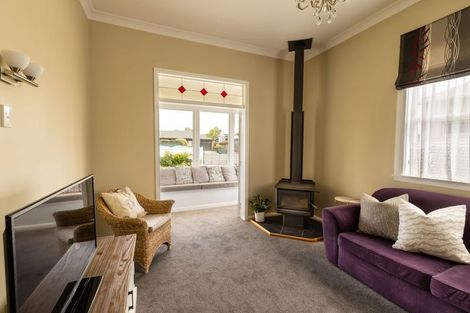 Photo of property in 43 Knowles Street, Terrace End, Palmerston North, 4410