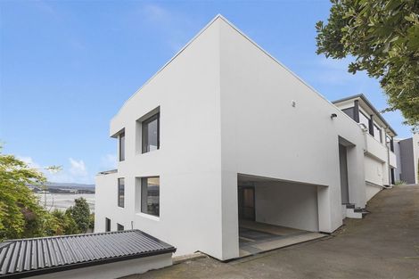 Photo of property in 11b Inverness Lane, Redcliffs, Christchurch, 8081