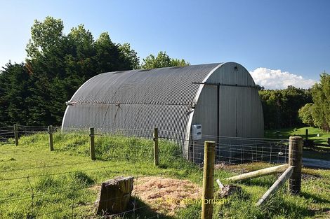 Photo of property in 245 Metcalfe Road, Matakohe, 0593