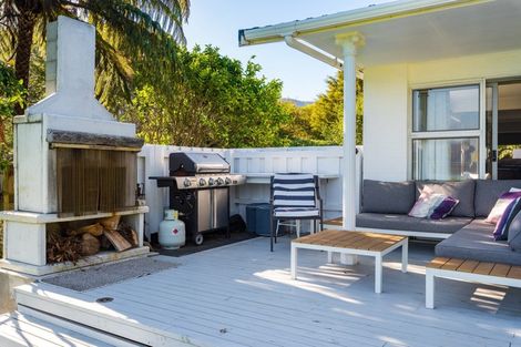 Photo of property in 5613 Kenepuru Road, Waitaria Bay, Picton, 7282