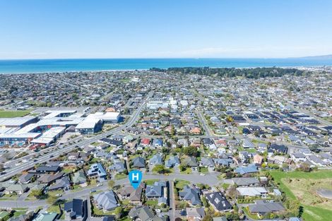 Photo of property in 26 Blue Gum Place, New Brighton, Christchurch, 8083