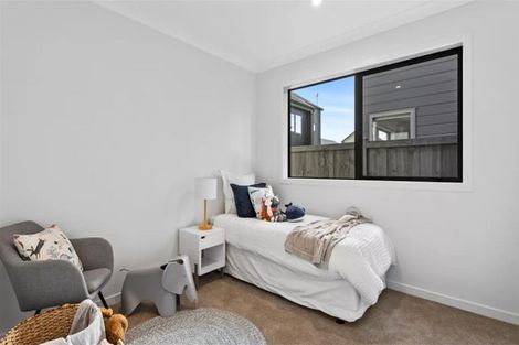 Photo of property in 18 Rauriki Lane, Rosehill, Papakura, 2113