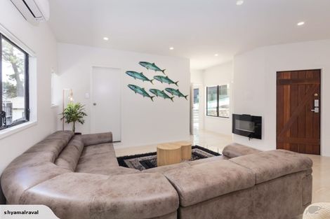 Photo of property in 2 George Laurenson Lane, Mount Roskill, Auckland, 1041