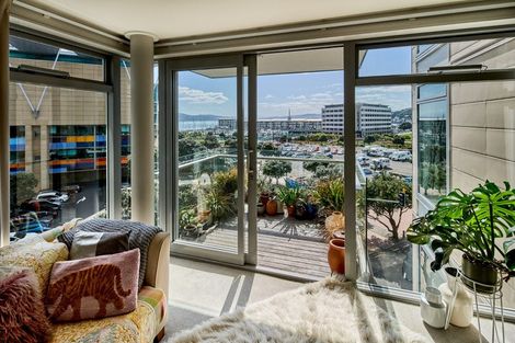 Photo of property in Piermont Apartments, 4e/82 Cable Street, Te Aro, Wellington, 6011