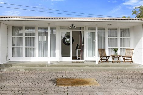 Photo of property in 1a Saulbrey Grove, Woburn, Lower Hutt, 5010