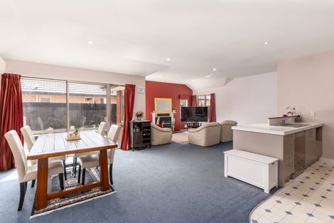 Photo of property in 8 Okuku Place, Hei Hei, Christchurch, 8042