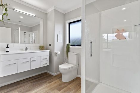 Photo of property in 4 Routhan Way, Carterton, 5713