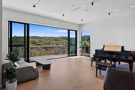 Photo of property in 8 Ridgelea Road, Long Bay, Albany, 0792