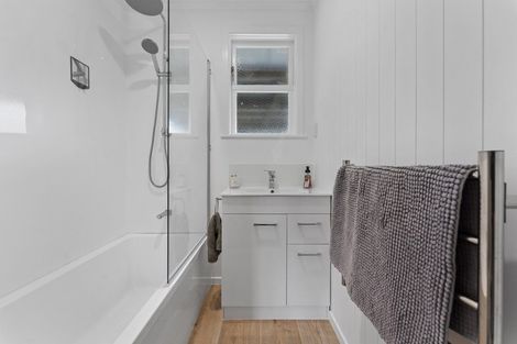 Photo of property in 6 Oriana Place, Highbury, Palmerston North, 4412