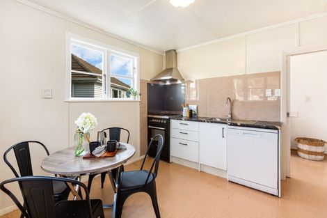 Photo of property in 9 Atiawa Crescent, Waiwhetu, Lower Hutt, 5010