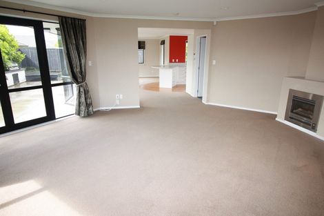 Photo of property in 17 Cleveland Heights, Kelvin Grove, Palmerston North, 4414