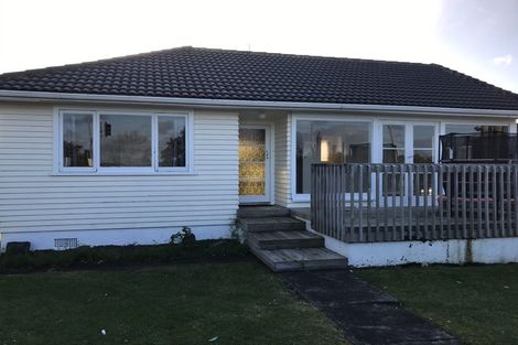 Photo of property in 868 East Coast Road, Northcross, Auckland, 0630