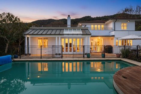 Photo of property in 25 Cheviot Road, Lowry Bay, Lower Hutt, 5013