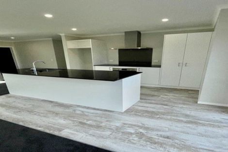 Photo of property in 24 Koru Loop, Paraparaumu, 5032