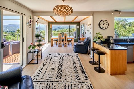 Photo of property in 60 Pomare Road, Tirohanga, Lower Hutt, 5010