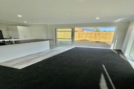 Photo of property in 24 Koru Loop, Paraparaumu, 5032