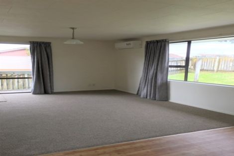 Photo of property in 60 Lavelle Road, Henderson, Auckland, 0612