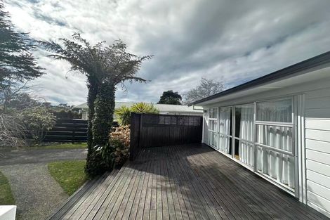 Photo of property in 120 Ennis Avenue, Pakuranga Heights, Auckland, 2010