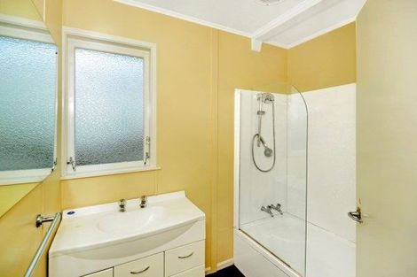 Photo of property in 73 Fairclough Road, Beach Haven, Auckland, 0626