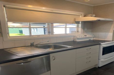 Photo of property in 95 Apollo Parade, Milson, Palmerston North, 4414