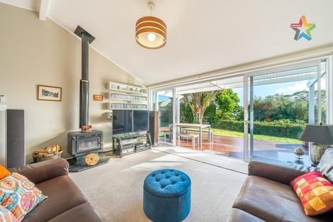 Photo of property in 51 Howard Road, Point Howard, Lower Hutt, 5013