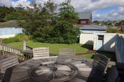 Photo of property in 19a Otakau Road, Milford, Auckland, 0620