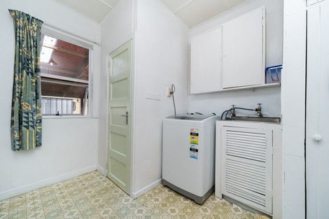 Photo of property in 7 Lambert Street, Marton, 4710