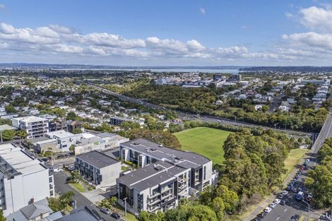 Photo of property in 305/8 Kingsland Terrace, Kingsland, Auckland, 1021