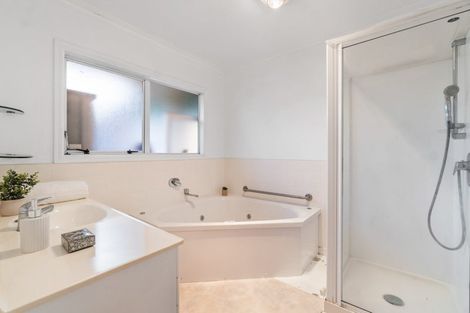 Photo of property in 2/25 Scott Avenue, Mangere Bridge, Auckland, 2022