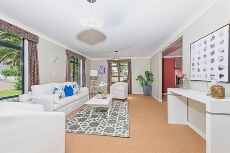 Photo of property in 25 Hogarth Rise, West Harbour, Auckland, 0618