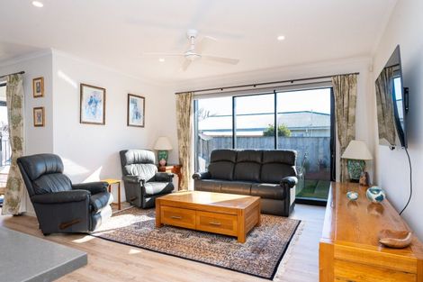 Photo of property in 85 Arataki Road, Havelock North, 4130
