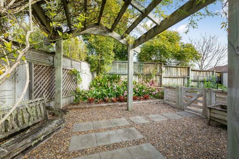 Photo of property in 22 Haden Place, Omokoroa, 3114